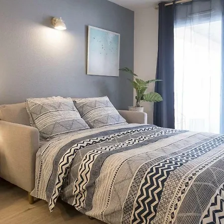 La Rocheliere 3 40 * Λα Ροσέλ